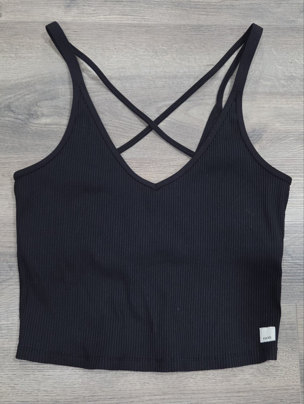 Vuori Black Ribbed Crisscross Crop Tank Large